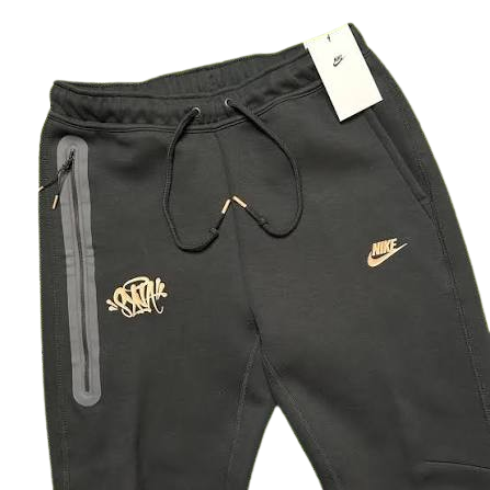 Nike Tech X Syna